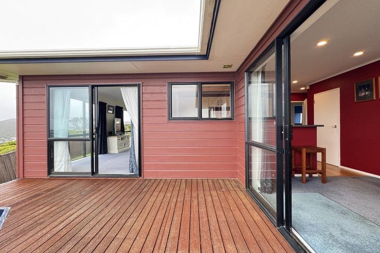 Photo of property in 16 Cathie Place, Karori, Wellington, 6012