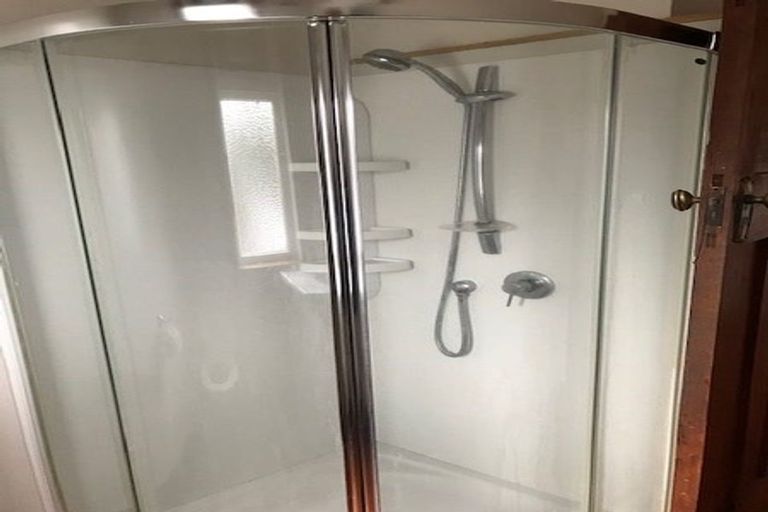 Photo of property in 11 Highbury Crescent, Highbury, Wellington, 6012