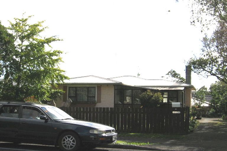 Photo of property in 71 Matipo Road, Te Atatu Peninsula, Auckland, 0610
