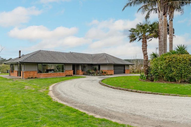 Photo of property in 255 Ararimu Valley Road, Helensville, Waimauku, 0882