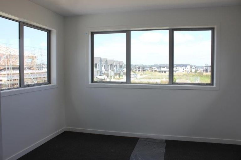 Photo of property in 33 Myland Drive, Hobsonville, Auckland, 0616