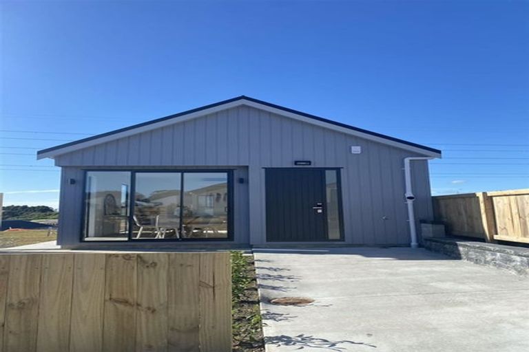 Photo of property in 48 Horokaka Street, Massey, Auckland, 0614