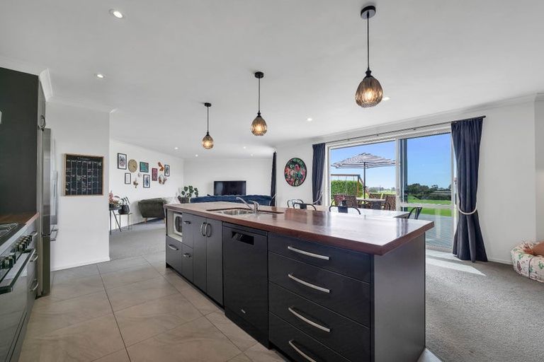 Photo of property in 169 Upper Pitone Road, Pitone, New Plymouth, 4374