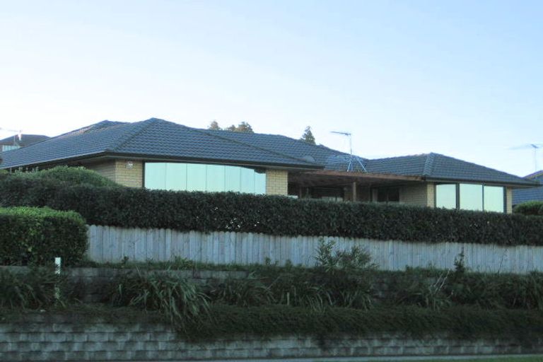 Photo of property in 66e Grand Drive, Orewa, 0931