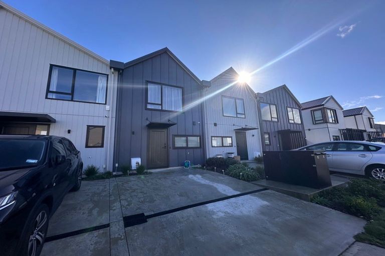 Photo of property in 10 Orongomai Street, Wallaceville, Upper Hutt, 5018