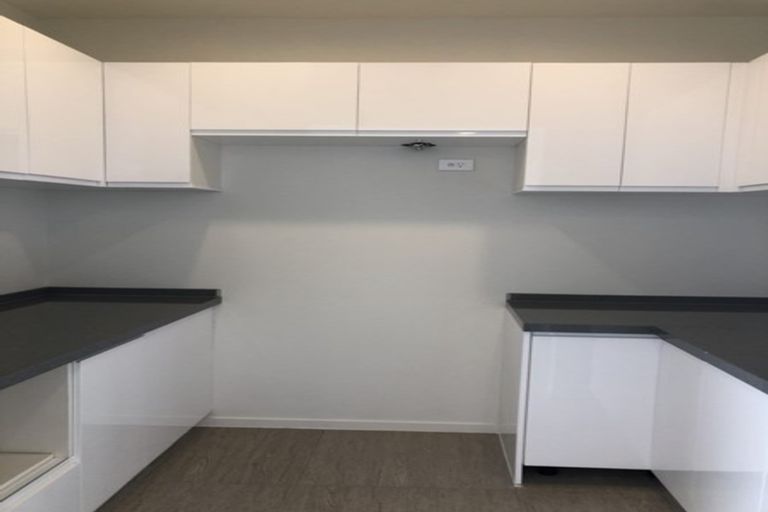 Photo of property in 19 Grove Way, Riverhead, 0820