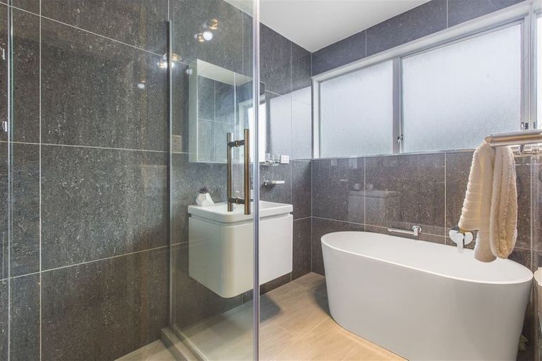 Photo of property in 369 Bucklands Beach Road, Bucklands Beach, Auckland, 2012