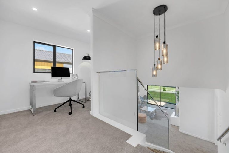 Photo of property in 14 Parkmore Drive, Rosehill, 2113