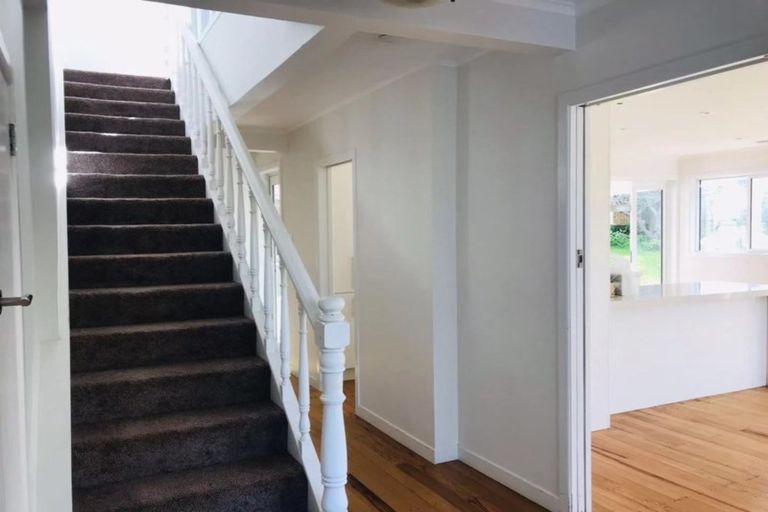 Photo of property in 21 Channel Road, Campbells Bay, Auckland, 0630