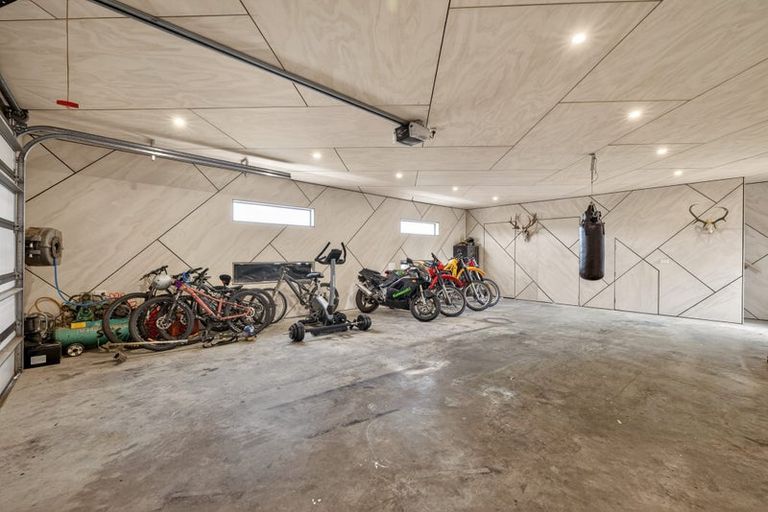 Photo of property in 1 Vahsel Bay, Wigram, Christchurch, 8025