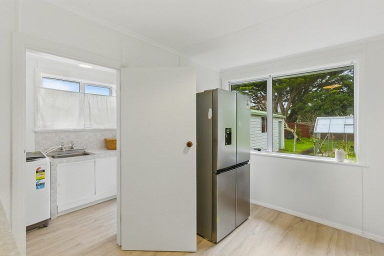 Photo of property in 96 Main Road, Titahi Bay, Porirua, 5022