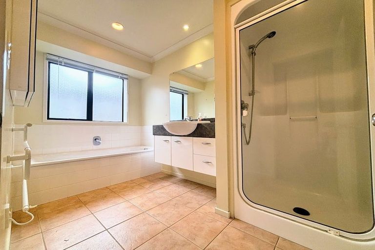 Photo of property in 12a Max Short Drive, Pukekohe, 2120