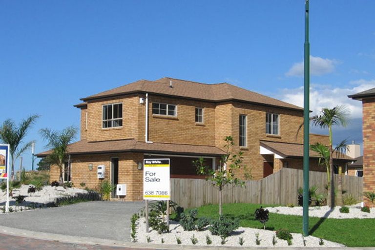 Photo of property in 9 Parani Court, Te Atatu Peninsula, Auckland, 0610