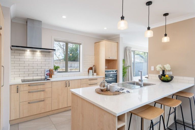 Photo of property in 2 Yeats Grove, Trentham, Upper Hutt, 5018