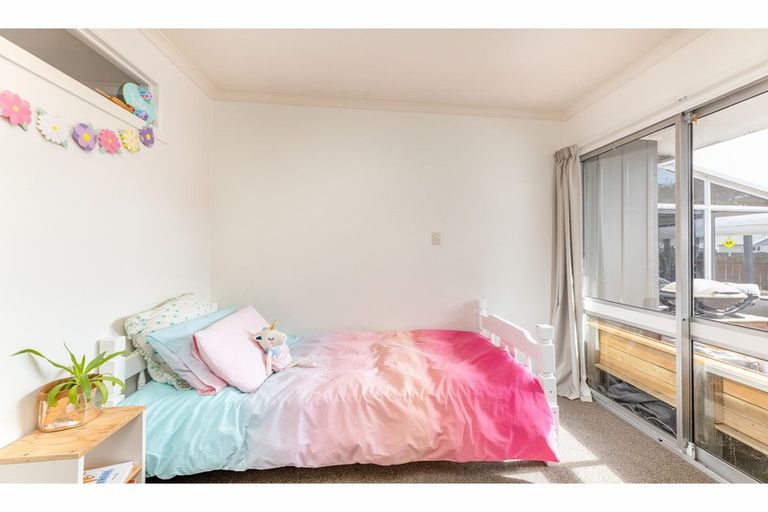 Photo of property in 2 Lomond Place, Woolston, Christchurch, 8062