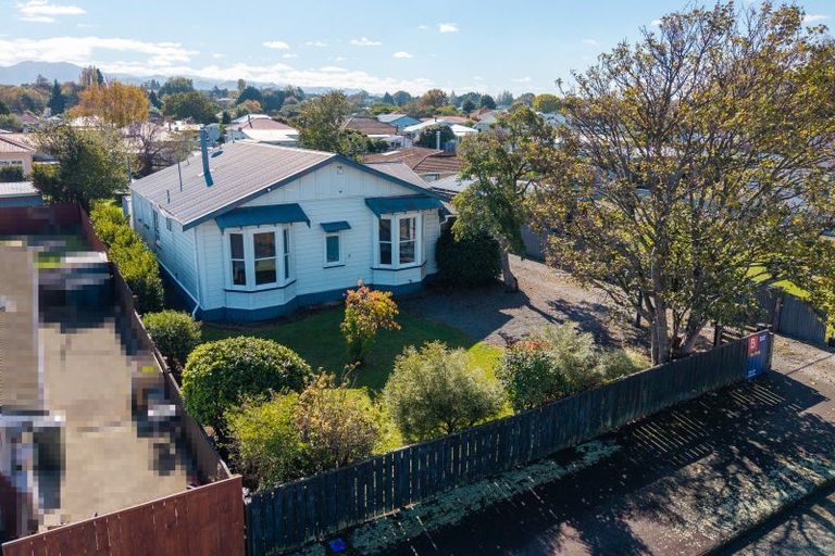 Photo of property in 27 Burns Street, Dannevirke, 4930