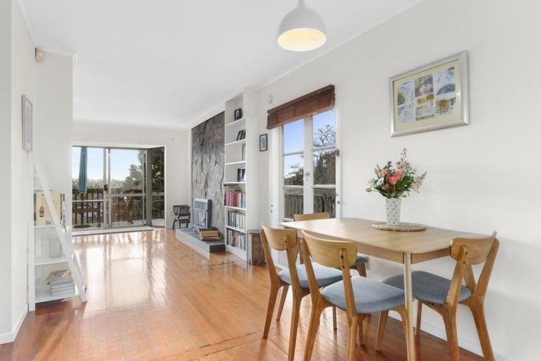 Photo of property in 23 Highland Avenue, Titirangi, Auckland, 0604