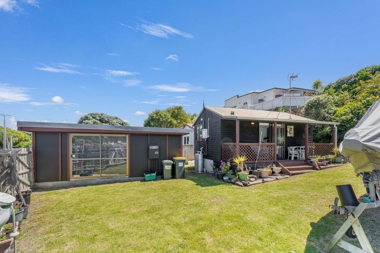 Photo of property in 14 Koromiko Street, Otaki Beach, Otaki, 5512