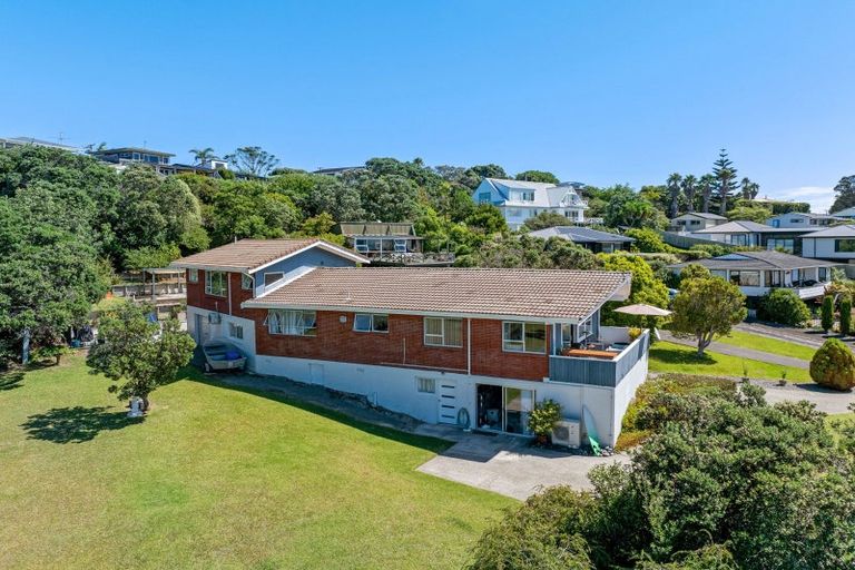 Photo of property in 121 Pacific Parade, Army Bay, Whangaparaoa, 0930