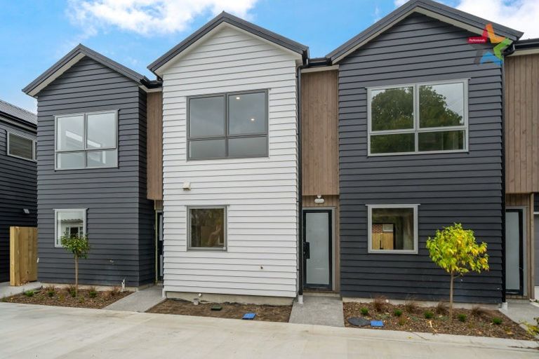 Photo of property in 2/10 Marion Street, Silverstream, Upper Hutt, 5019