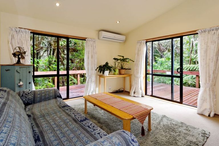 Photo of property in 3 Inaka Place, Titirangi, Auckland, 0604