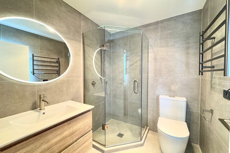 Photo of property in 2/30 Wellesley Road, Mangere Bridge, Auckland, 2022