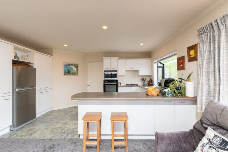 Photo of property in 17 Corsham Grove, Churton Park, Wellington, 6037