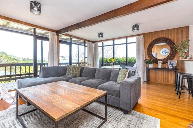 Photo of property in 35 Neptune Avenue, Beach Haven, Auckland, 0626