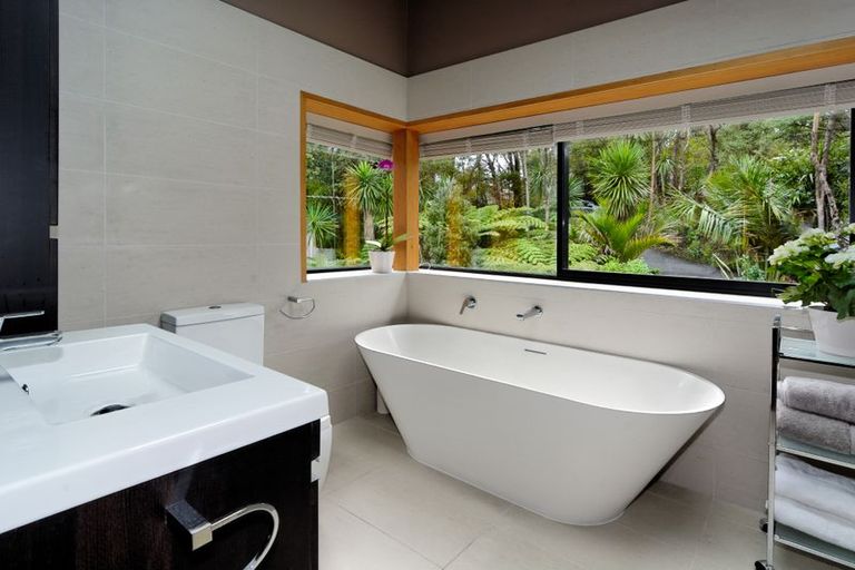 Photo of property in 3 Inaka Place, Titirangi, Auckland, 0604