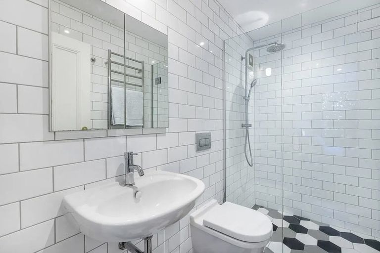 Photo of property in 6 Beach Road, Northcote Point, Auckland, 0627