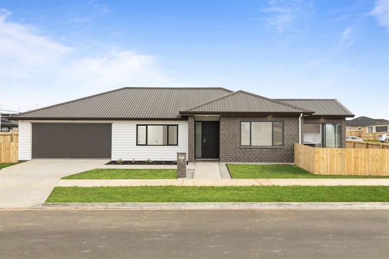 Photo of property in 3 Matikao Way, Pukekohe, 2120