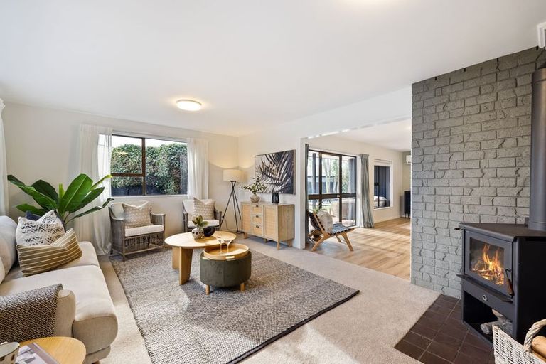 Photo of property in 33 Erin Crescent, Mairehau, Christchurch, 8013