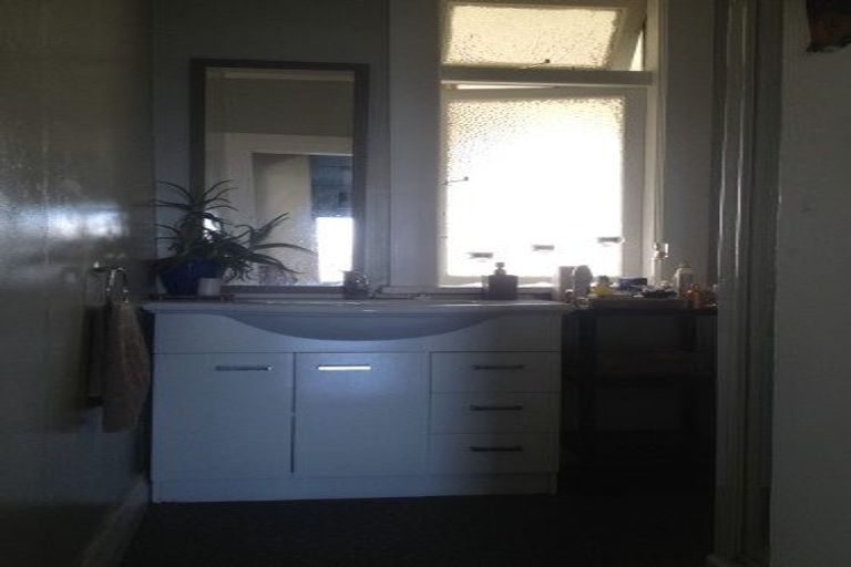 Photo of property in 12 Karepa Street, Brooklyn, Wellington, 6021