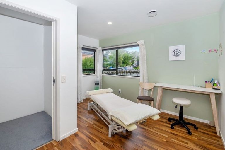 Photo of property in 157b Colwill Road, Massey, Auckland, 0614