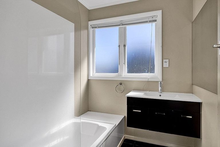 Photo of property in 8 Pacey Avenue, Hawera, 4610