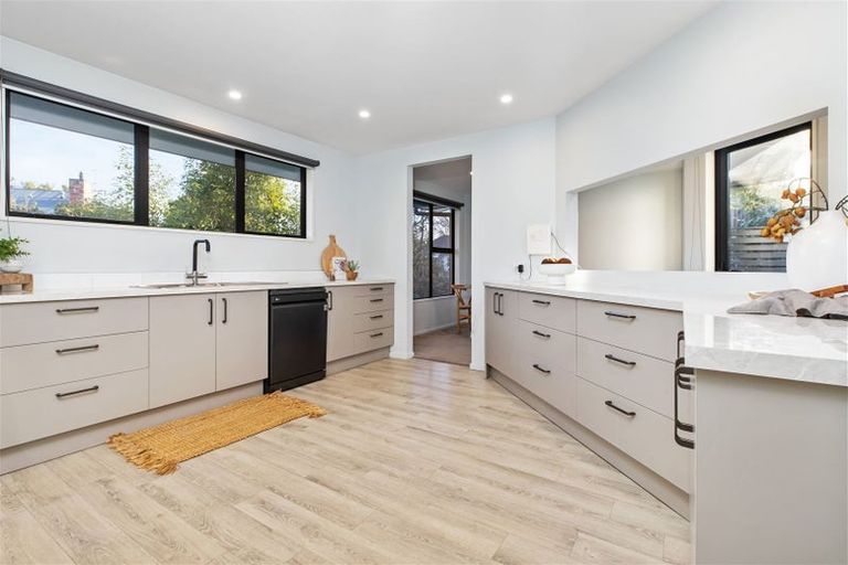 Photo of property in 2/58 Innes Road, St Albans, Christchurch, 8052