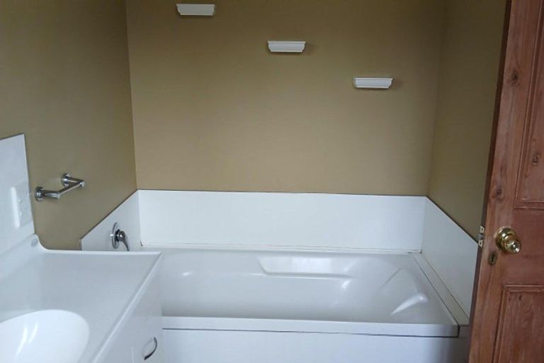Photo of property in 35 Lauder-omakau Road, Omakau, 9376