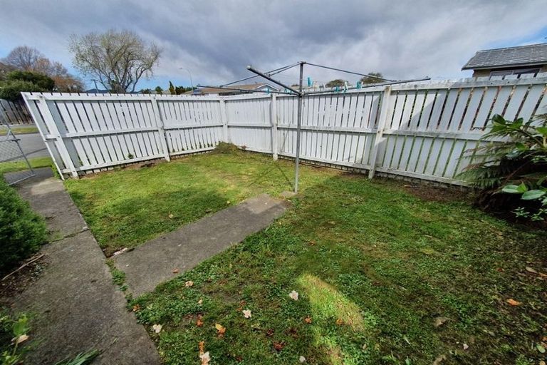 Photo of property in 28 Strathfield Avenue, Dallington, Christchurch, 8061