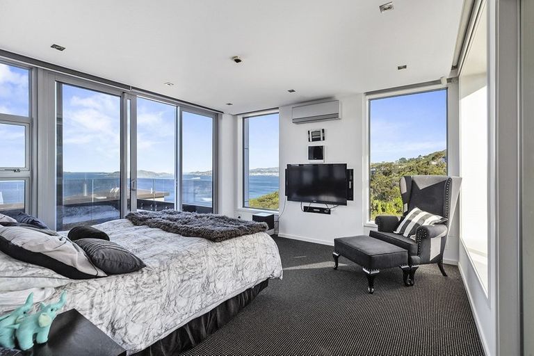 Photo of property in 56 Tamworth Crescent, Newlands, Wellington, 6037