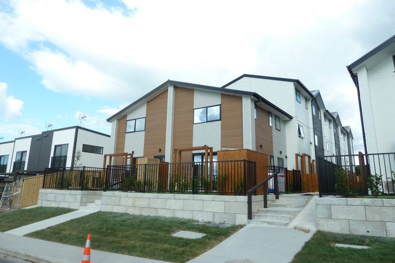 Photo of property in 2/41 Kervil Avenue, Te Atatu Peninsula, Auckland, 0610