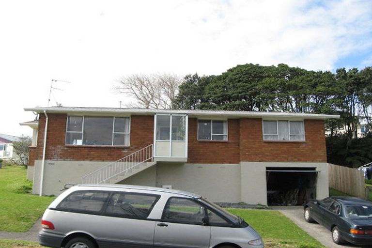 Photo of property in 3 Marton Place, Marfell, New Plymouth, 4310