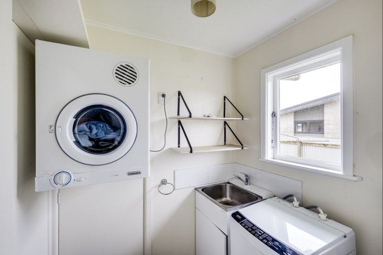 Photo of property in 6 Kauri Street, Taradale, Napier, 4112