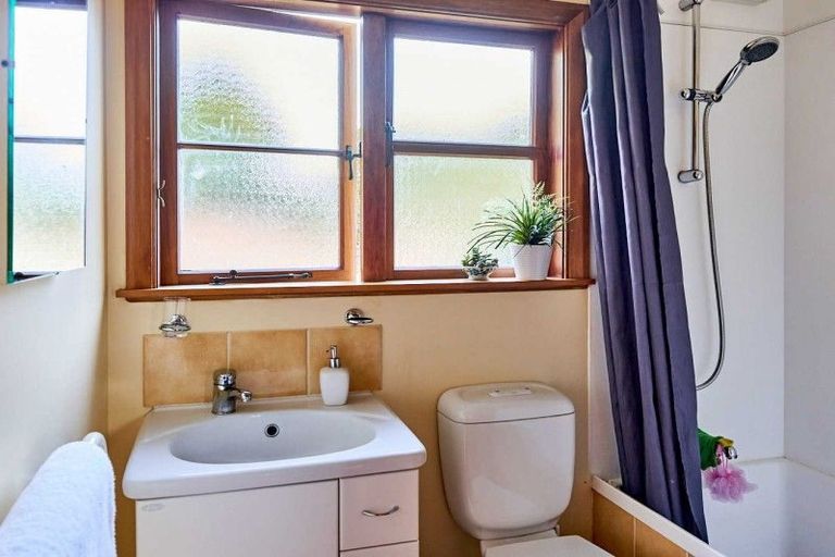 Photo of property in 341 Muritai Road, Eastbourne, Lower Hutt, 5013