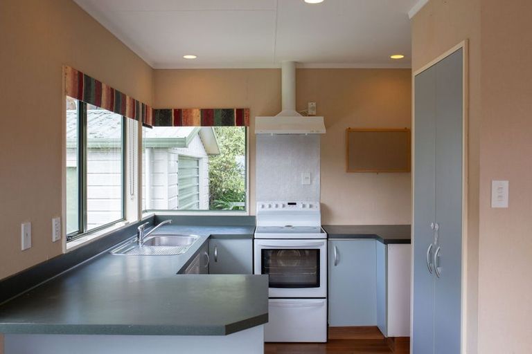 Photo of property in 9 Amokura Street, Waikanae, 5036