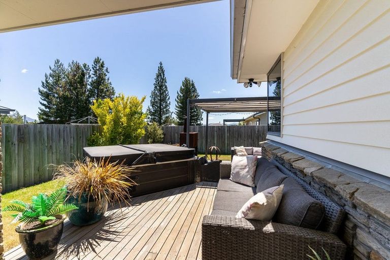 Photo of property in 27 Rhoboro Road, Twizel, 7901