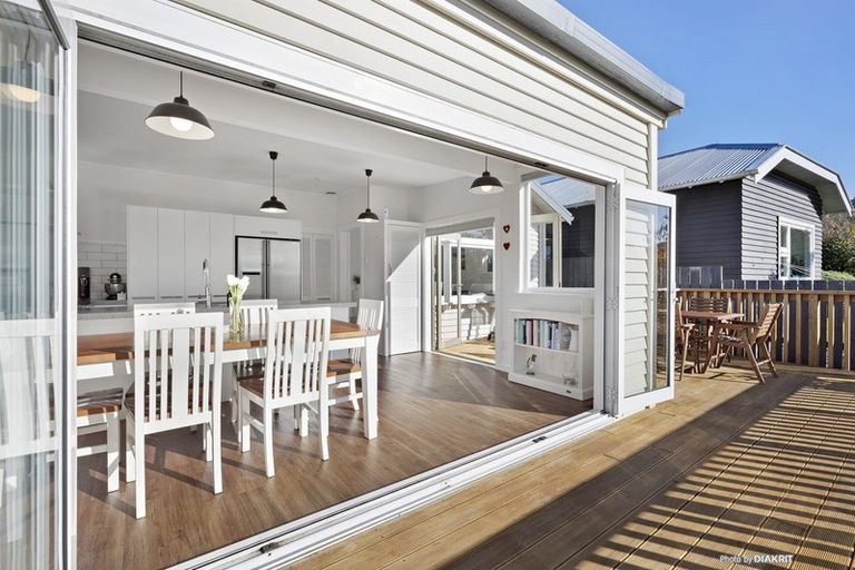 Photo of property in 72 Chaytor Street, Karori, Wellington, 6012