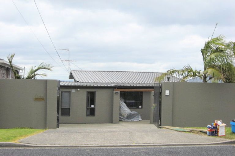Photo of property in 1340 Whangaparaoa Road, Army Bay, Whangaparaoa, 0930