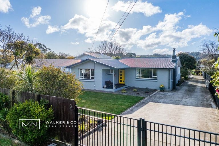 Photo of property in 6 Paton Street, Maymorn, Upper Hutt, 5018