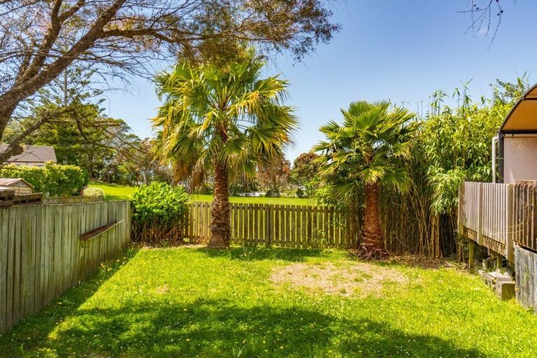 Photo of property in 12 Mchardy Place, Glenfield, Auckland, 0627