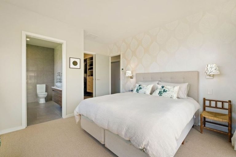 Photo of property in 12 Hidden Hills Drive, Wanaka, 9305